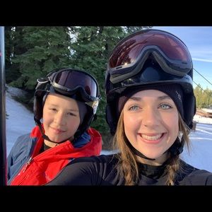 Meet your Posher, Dahlia